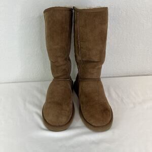 Ugg Caramel Suede Mid Calf Boots Size W7 leather, sheepskin lining, rubber sole